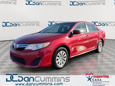 Used 2012 Toyota Camry LE image 1