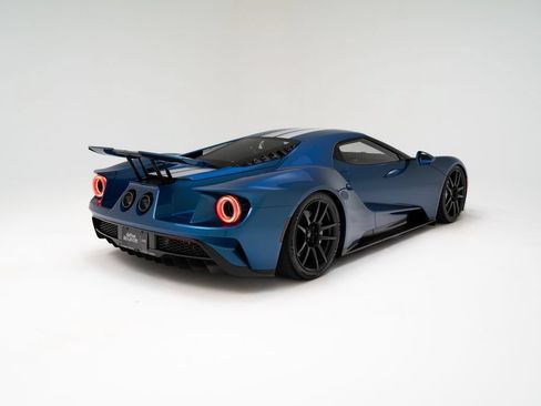 Used 2019 Ford GT RWD image 3