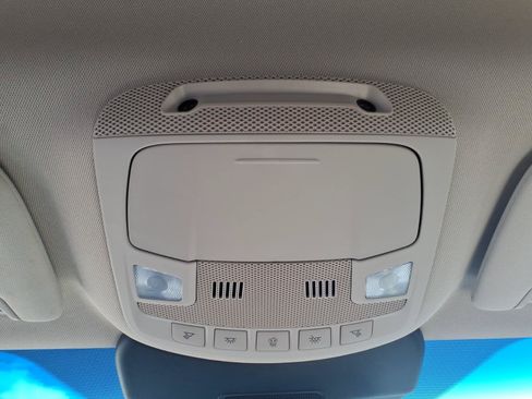 Used 2019 Lincoln Nautilus Select AWD/4WD image 22