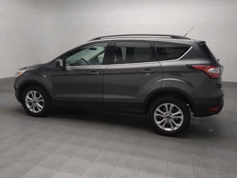 Used 2018 Ford Escape SE image 3