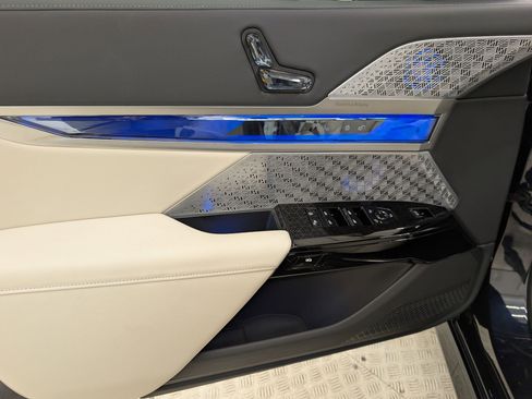 Certified 2024 BMW 760i xDrive 760i xDrive w/ Executive Package image 14