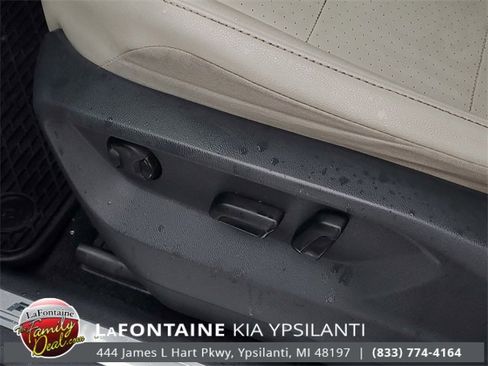 Used 2020 Volkswagen Tiguan SE R-Line image 11