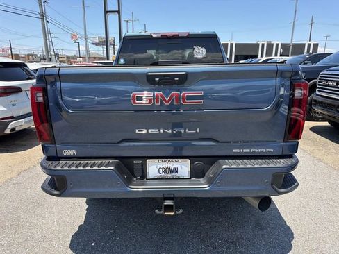 Used 2025 GMC Sierra 2500 Denali w/ Denali Reserve Package AWD/4WD image 8