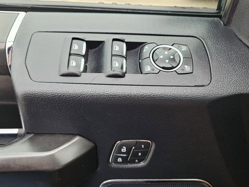 Used 2019 Ford F150 Lariat image 13