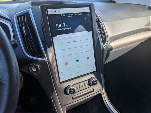 Used 2021 Ford Edge SE image 19