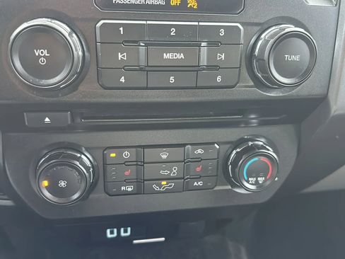 Used 2018 Ford F150 XLT w/ Equipment Group 302A Luxury AWD/4WD image 15