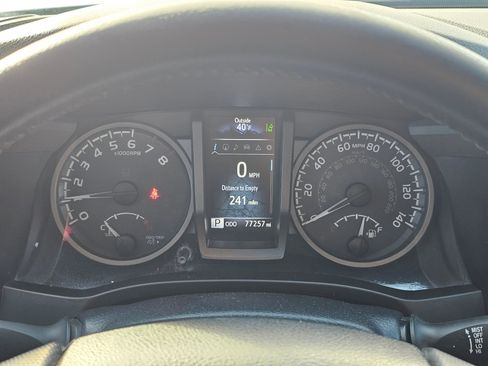 Used 2019 Toyota Tacoma TRD Off-Road image 24