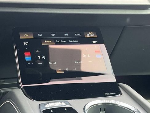 New 2026 Cadillac Vistiq Luxury AWD/4WD image 17