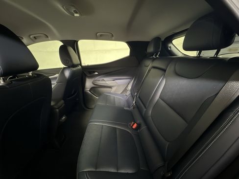 Used 2023 Chevrolet Bolt EUV Premier FWD image 23
