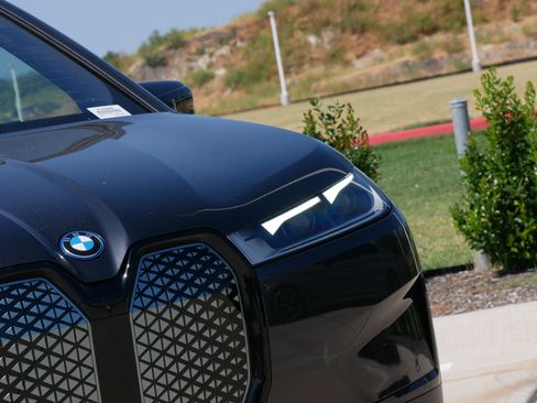 Certified 2024 BMW iX xDrive50 w/ Premium Package AWD/4WD image 9