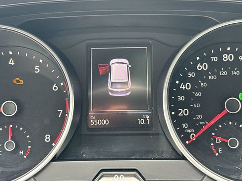 Used 2021 Volkswagen Tiguan SE R-Line FWD image 25