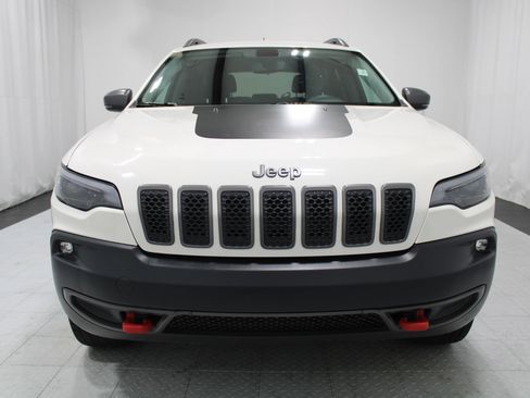 Used 2019 Jeep Cherokee Trailhawk AWD/4WD image 3