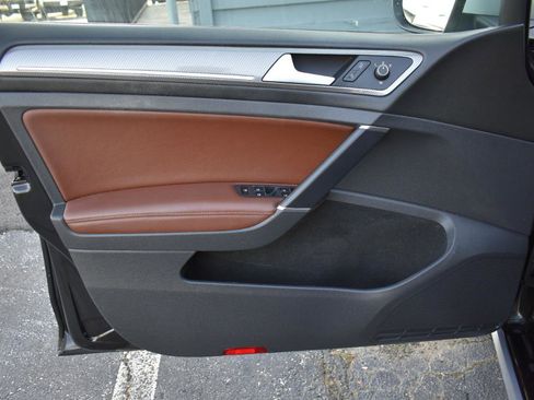 Used 2017 Volkswagen Golf Alltrack S image 33