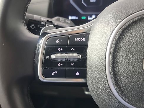 Used 2025 Kia Carnival SX FWD image 30