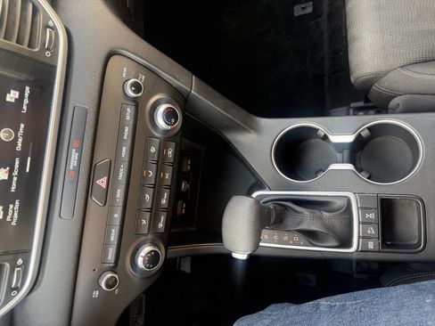 Used 2021 Kia Sportage LX image 24