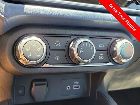Used 2025 Nissan Versa SV w/ Trunk Package FWD image 13