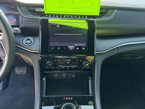 Used 2025 Jeep Grand Cherokee L Laredo image 21