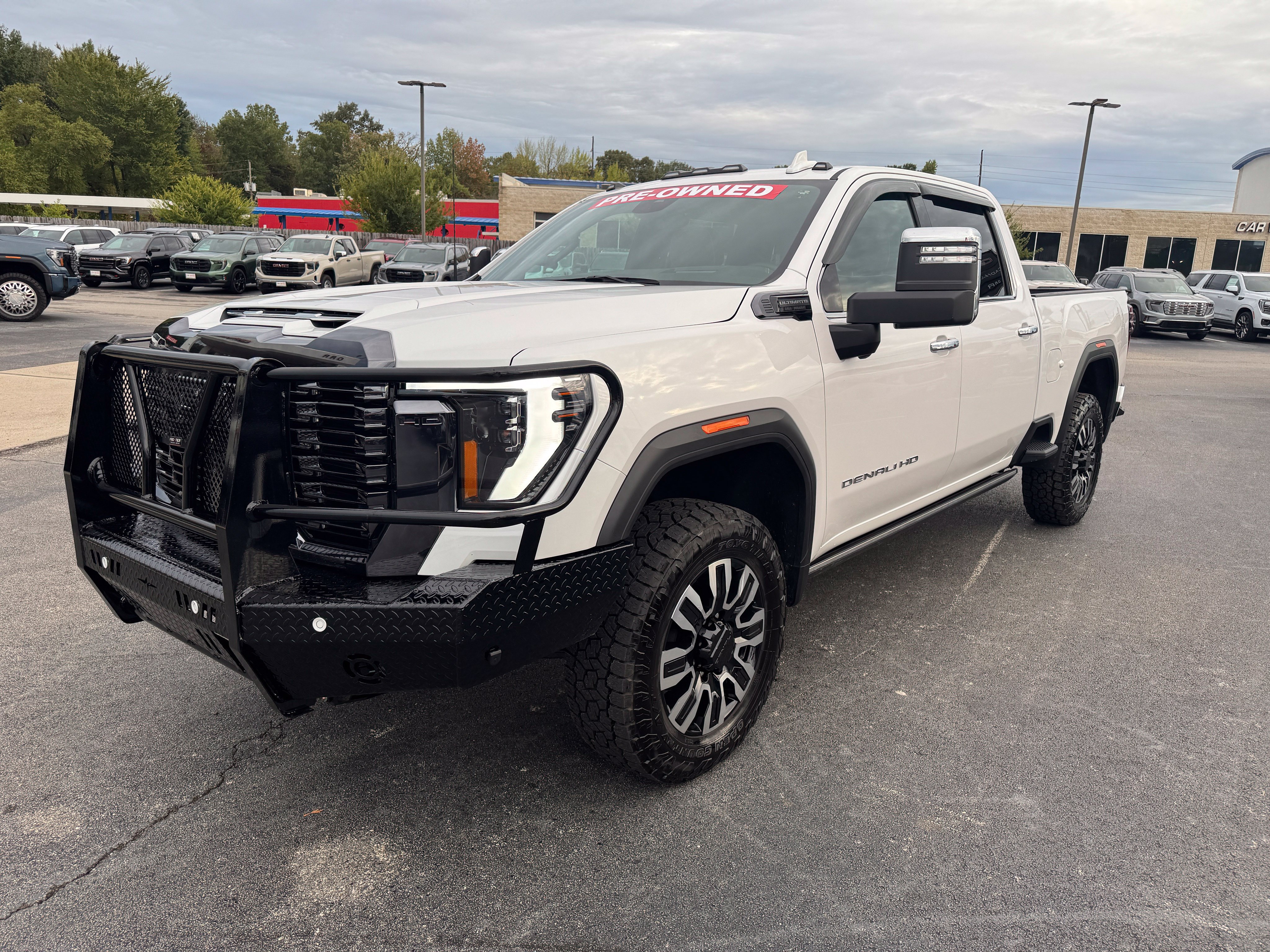 Used 2024 GMC Sierra 2500 Denali Ultimate AWD/4WD image 2