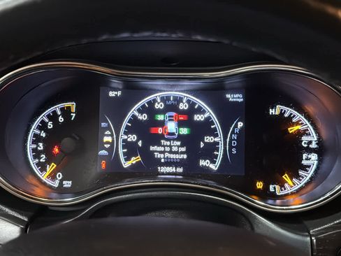 Used 2014 Jeep Grand Cherokee Limited w/ Luxury Group II AWD/4WD image 14