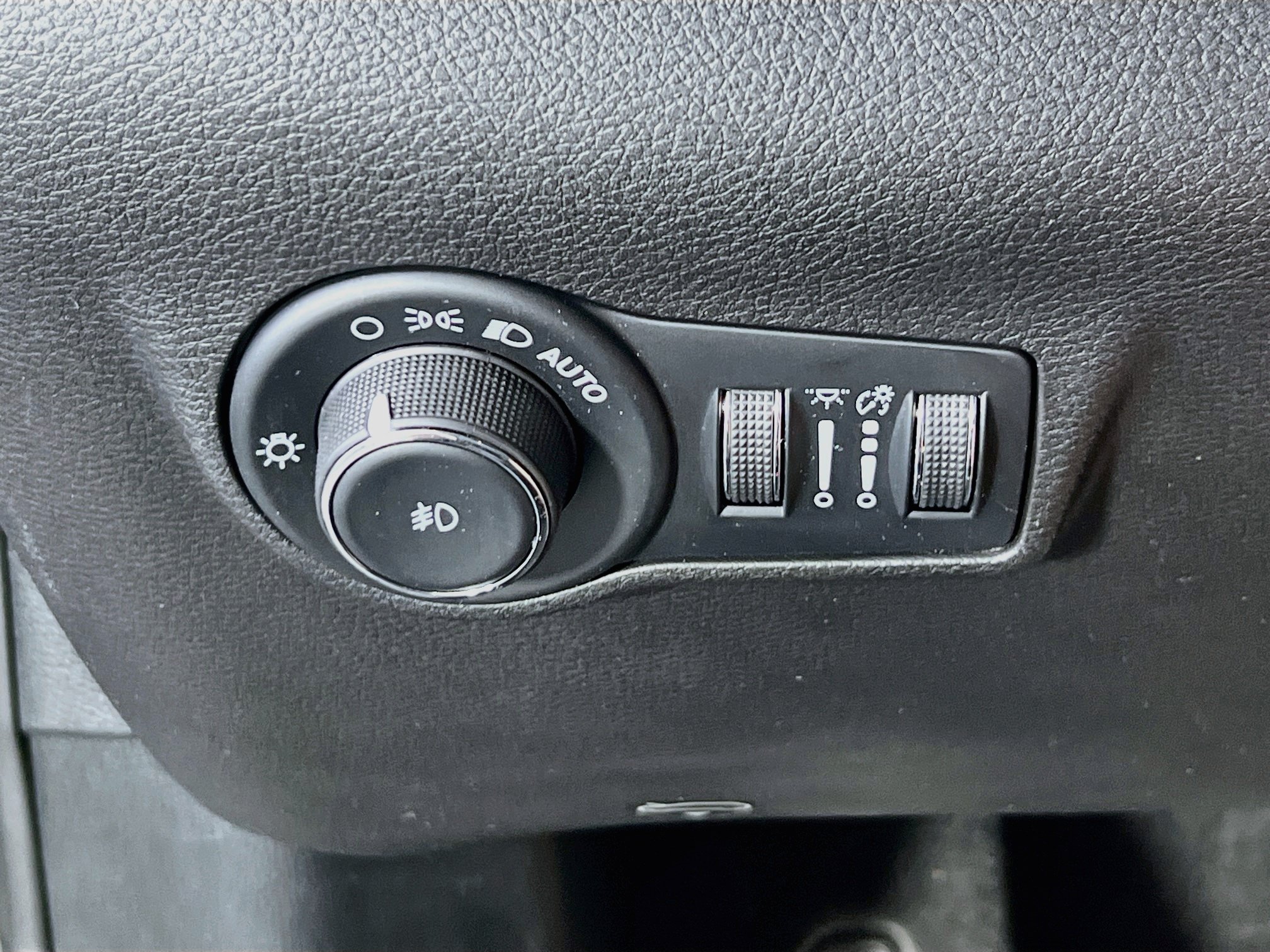 Used 2023 Jeep Compass Latitude w/ Convenience Group AWD/4WD image 10