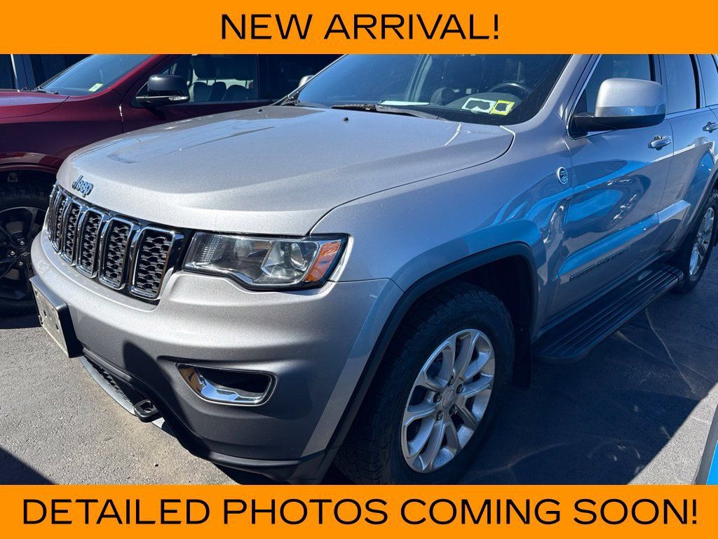 Used 2021 Jeep Grand Cherokee Laredo AWD/4WD image 2