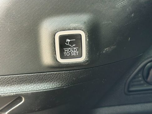 Used 2024 Jeep Grand Cherokee Altitude AWD/4WD image 15