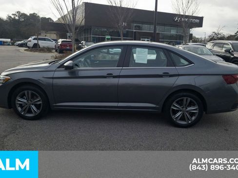 Used 2024 Volkswagen Jetta SE FWD image 10