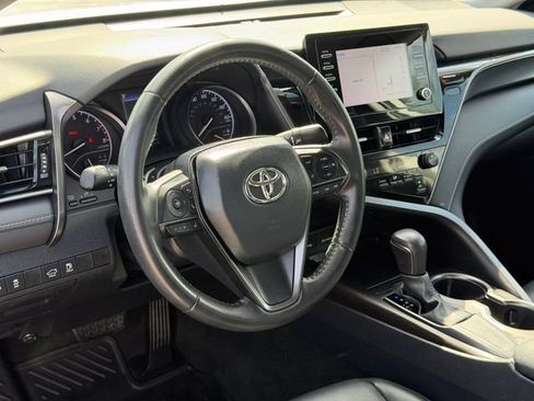 Used 2021 Toyota Camry SE w/ Convenience Package FWD image 10