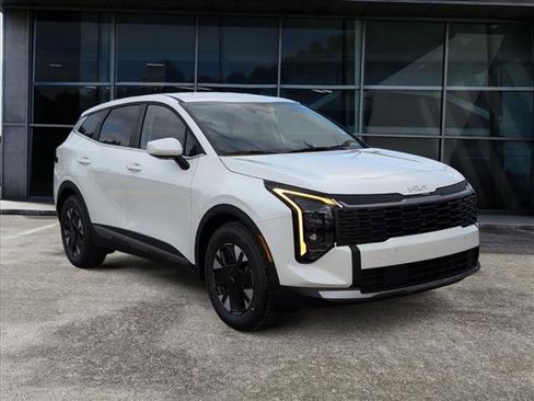 New 2026 Kia Sportage LX image 2