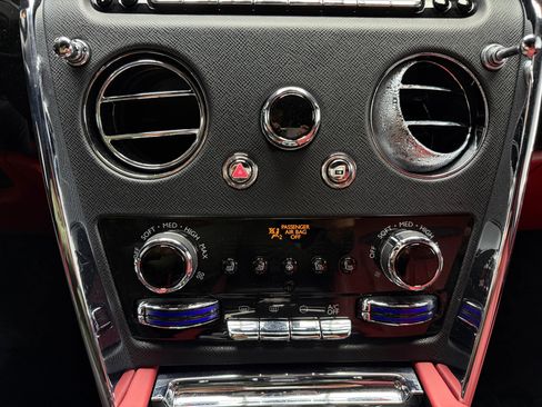 Used 2020 Rolls-Royce Cullinan image 41