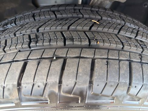 Used 2025 Jeep Grand Cherokee L Limited image 15