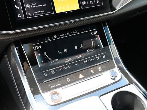 Used 2025 Audi SQ7 Premium Plus AWD/4WD image 30