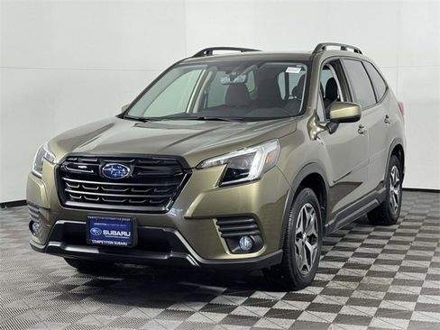 Used 2023 Subaru Forester Premium image 7