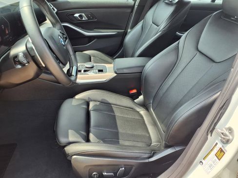 Used 2025 BMW 330i Sedan RWD image 23