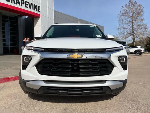 Used 2025 Chevrolet TrailBlazer LT image 4