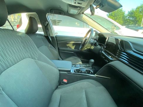 Used 2025 Toyota Camry LE FWD image 7
