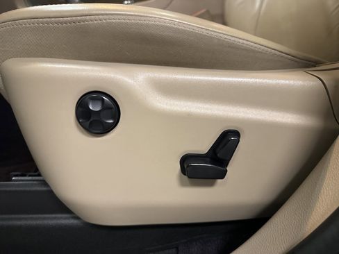 Used 2017 Jeep Grand Cherokee Limited w/ Trailer Tow Group IV image 19