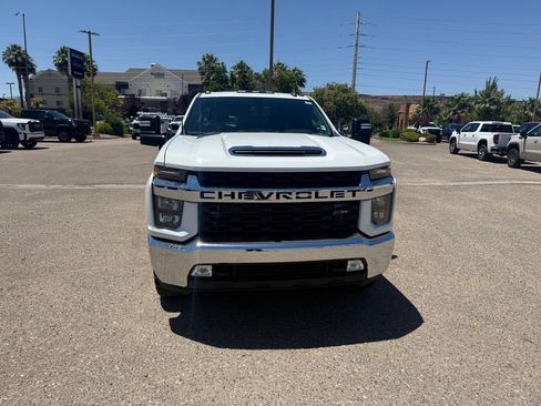 Used 2022 Chevrolet Silverado 2500 LT w/ Convenience Package AWD/4WD image 2