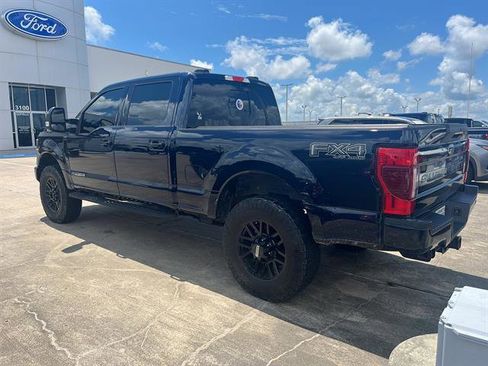 Used 2022 Ford F250 Lariat w/ Black Appearance Package AWD/4WD image 4