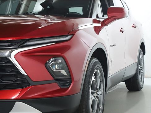 Used 2024 Chevrolet Blazer LT w/ Convenience Package FWD image 4