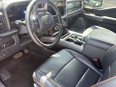 Used 2025 Ford F250 Lariat AWD/4WD image 8