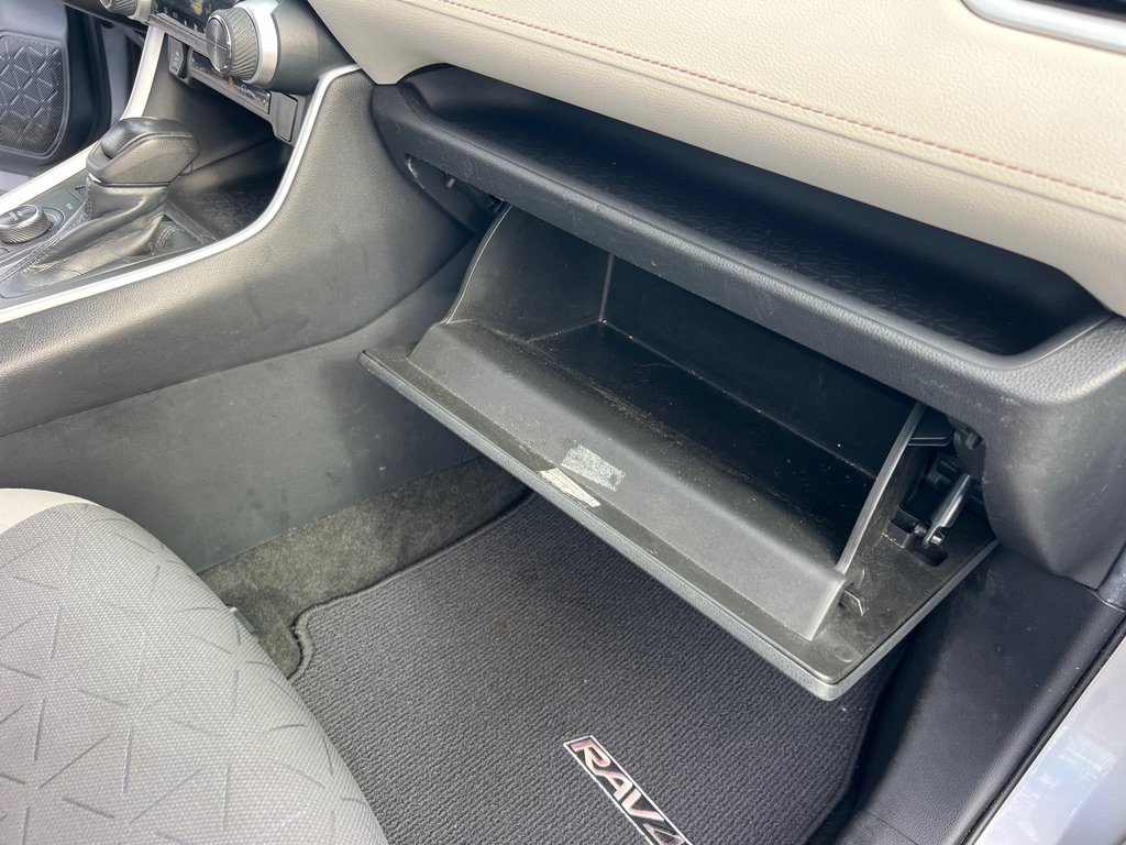 Used 2021 Toyota RAV4 XLE AWD/4WD image 22