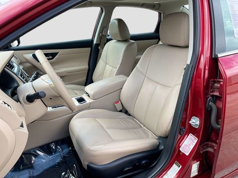 Used 2017 Nissan Altima 2.5 SL w/ Moonroof Package image 13