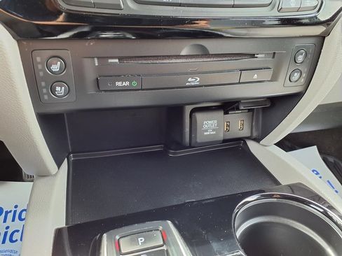 Used 2017 Honda Pilot Elite image 10