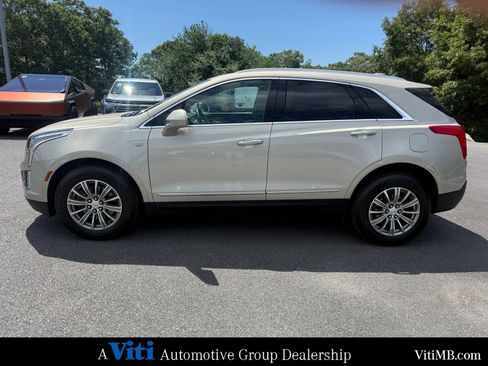 Used 2017 Cadillac XT5 Luxury w/ Driver Awareness Package AWD/4WD image 5