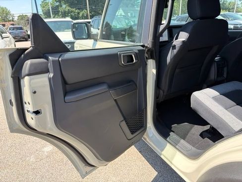 New 2025 Ford Bronco 4-Door AWD/4WD image 9