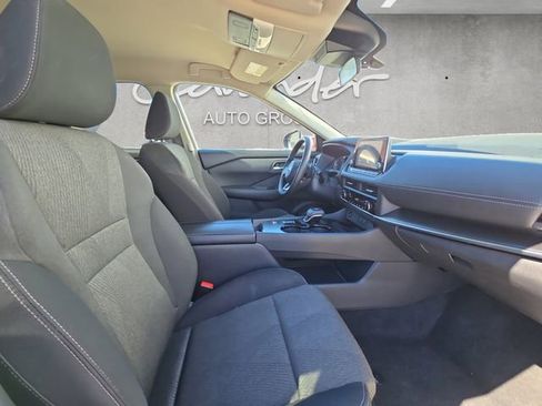 Used 2024 Nissan Rogue SV image 24