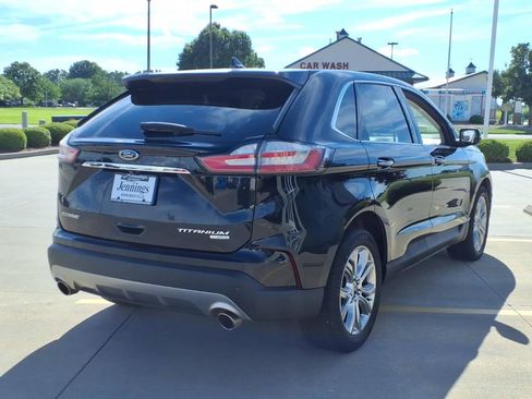 Used 2019 Ford Edge Titanium FWD image 4