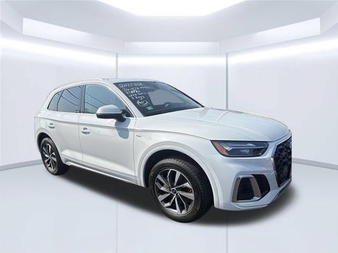 Used 2023 Audi Q5 2.0T Premium Plus w/ Premium Plus Package AWD/4WD image 6