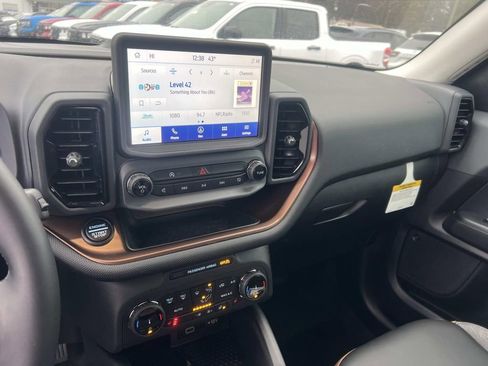 Used 2024 Ford Bronco Sport Outer Banks w/ Tech Package image 29